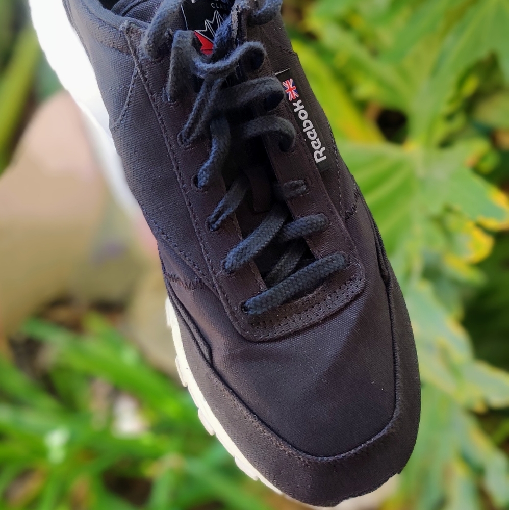 Reebok unisex classic legacy black chalk men's size 11